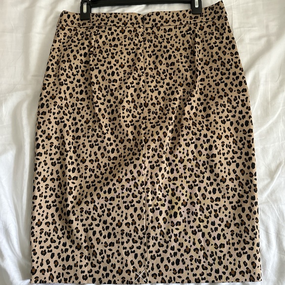 J crew cheetah print pencil skirt - Picture 2 of 3